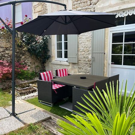 Charmante Charentaise Saint-Jean-dʼAngély Extérieur photo