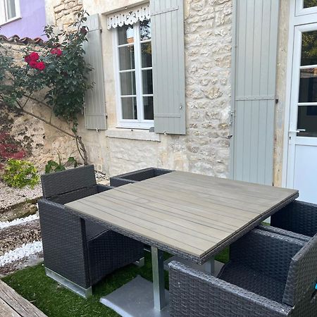 Charmante Charentaise Saint-Jean-dʼAngély Extérieur photo