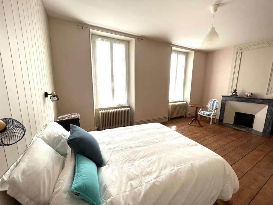 Charmante Charentaise Saint-Jean-dʼAngély Extérieur photo